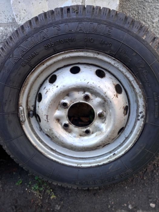 Комплект на Ниву 205-70-16 М+S