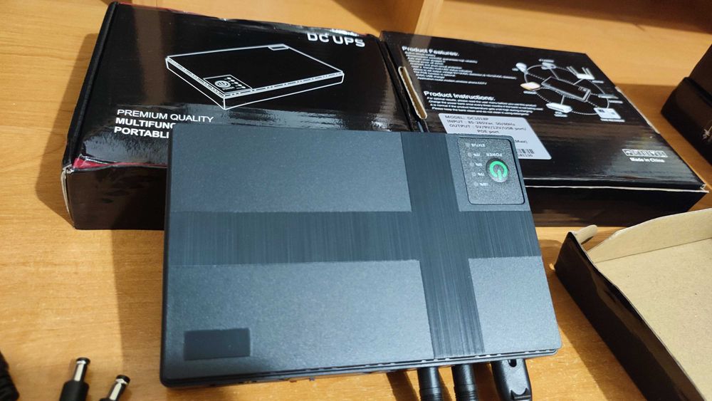 ДБЖ(бесперебойник питания) или UPS для роутера.