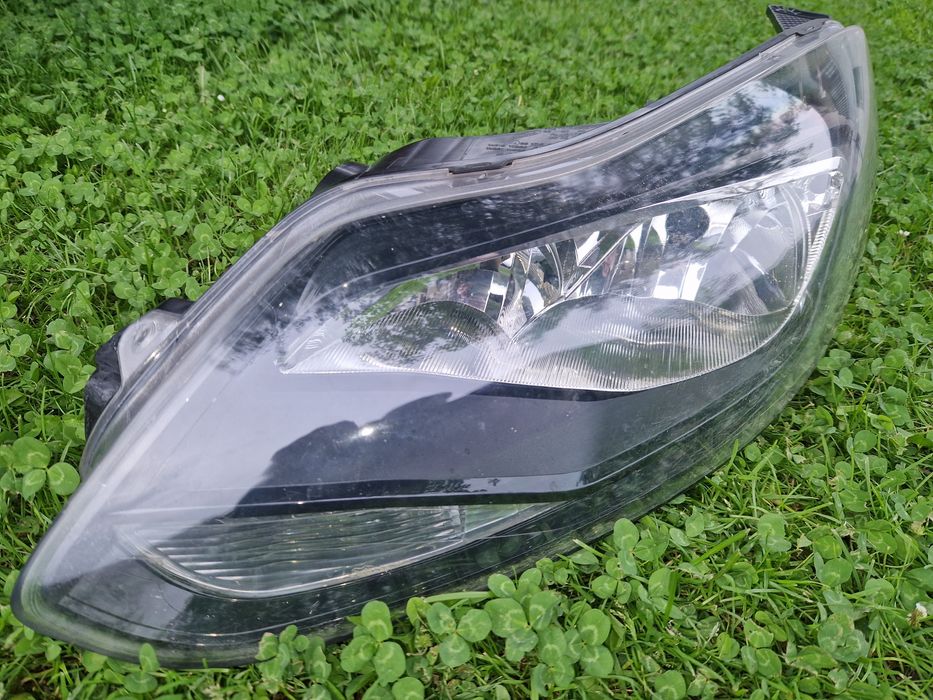 Lampa przód lewa  Ford Focus mk 3 Europa