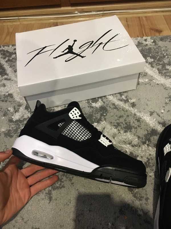 Jordan 4 Retro White Thunder R.39