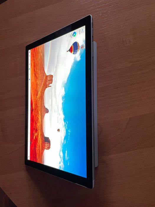 Microsoft Surface Pro 6. Windows 11 pro/ i5/8gb/ssd 256.