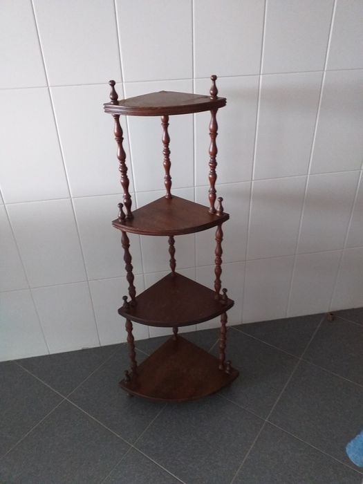 Cantoneira de madeira