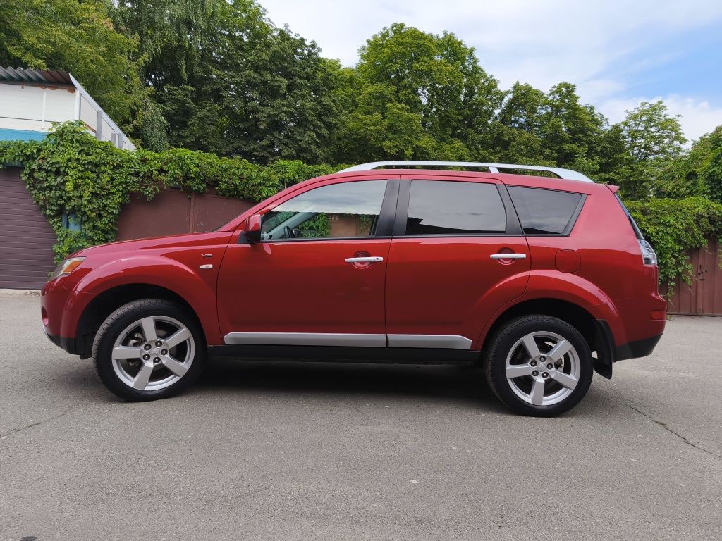 Mitsubishi outlander XL