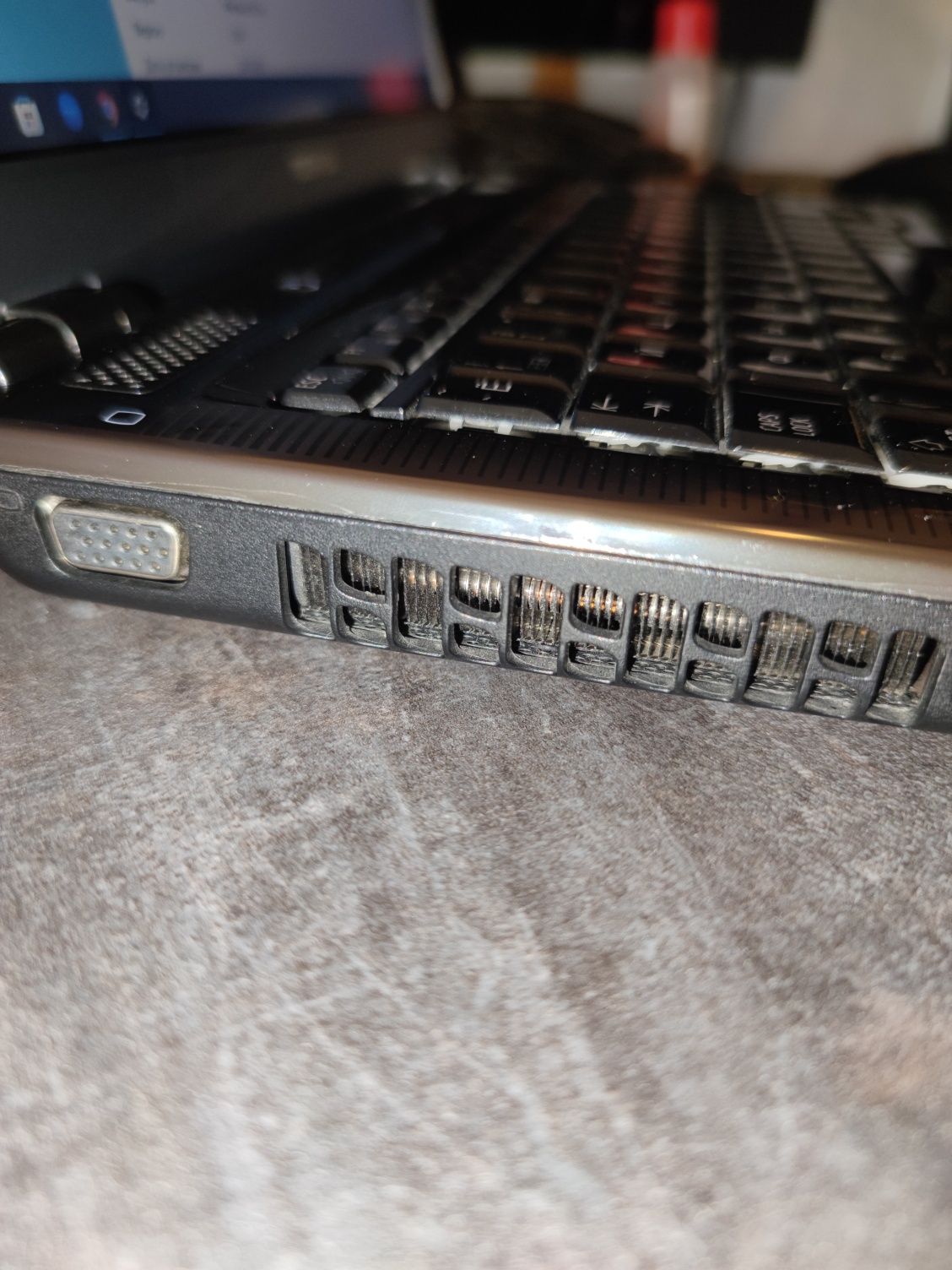 Продам ноут Toshiba satellite u400