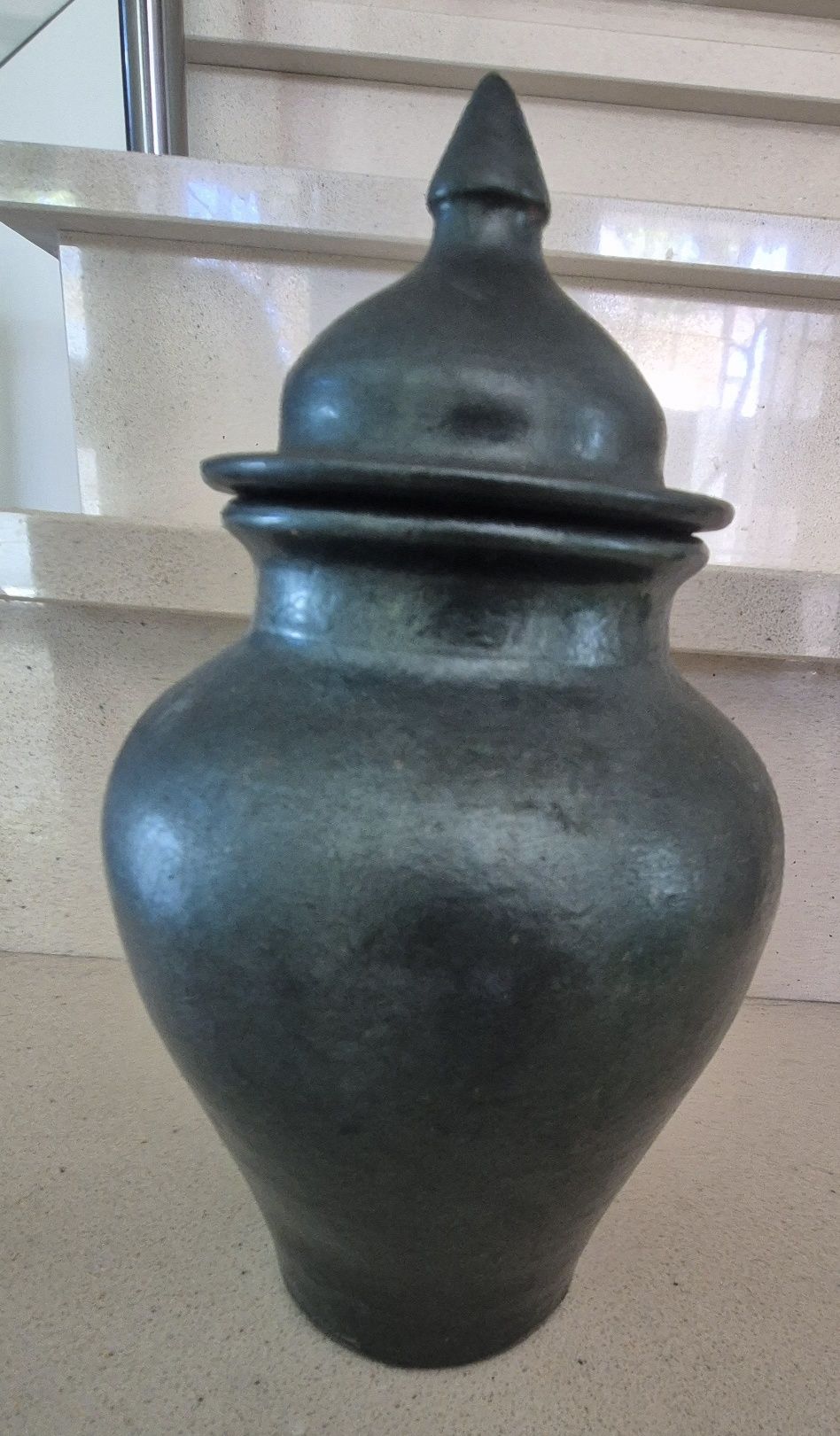 Pote em barro pintado