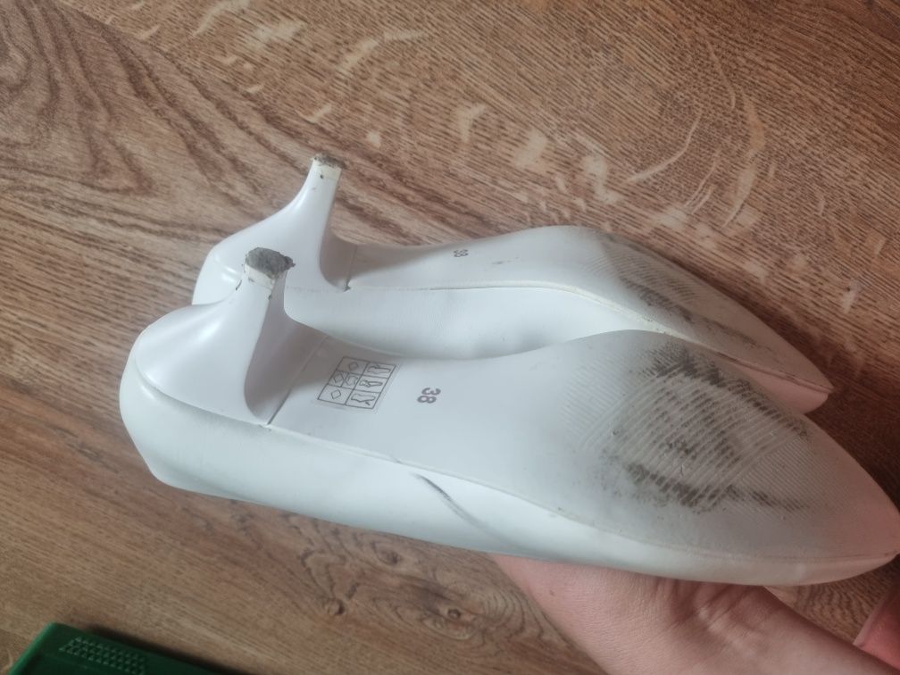 Białe buty ślubne brilu 38