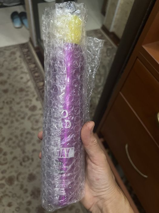 Bed head Queen for a day новий спрей для укладки