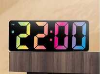 Cyfrowy zegar LED z funkcją budzika i wyświetlaczem temperatury