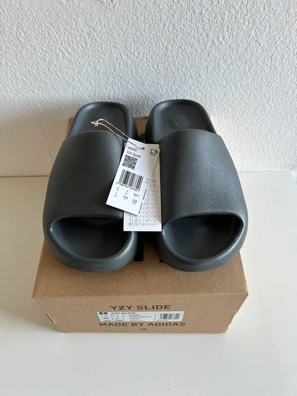 adidas Yeezy Slide Dark Onyx 40