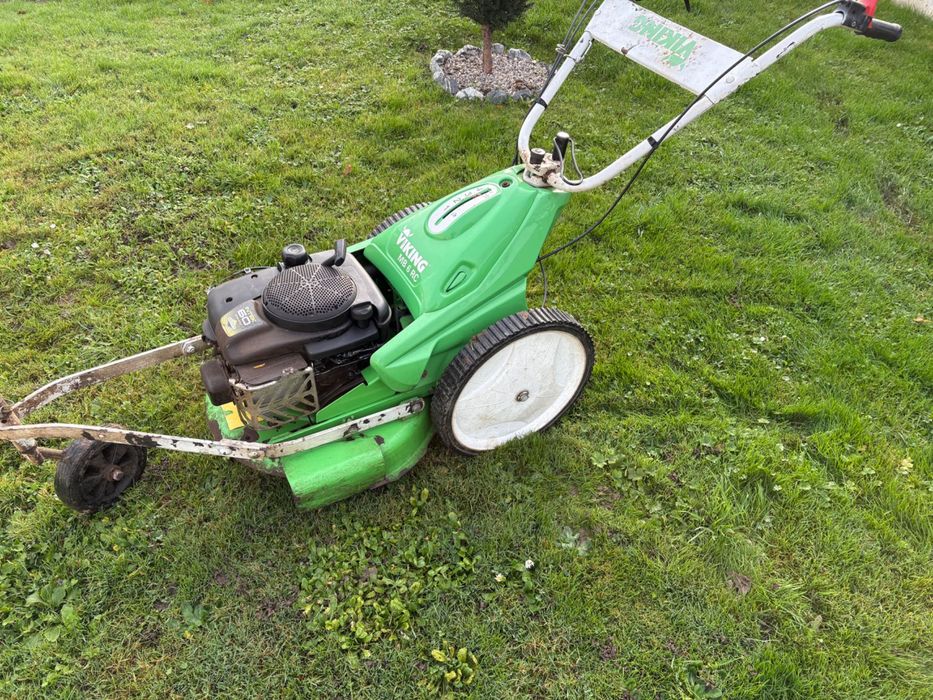 Corta relva roçadora