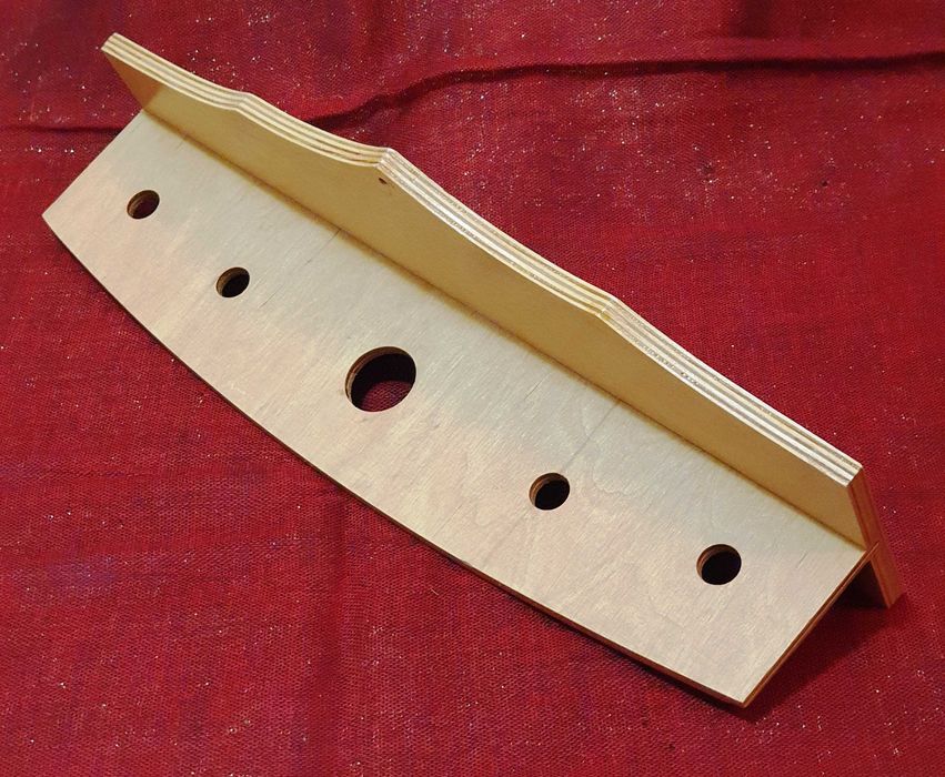 Drewniana półeczka na przybory kuchenne