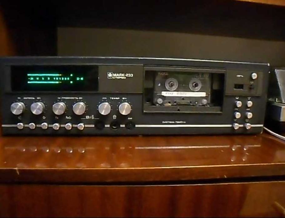 Магнiтофон Маяк 233 стерео