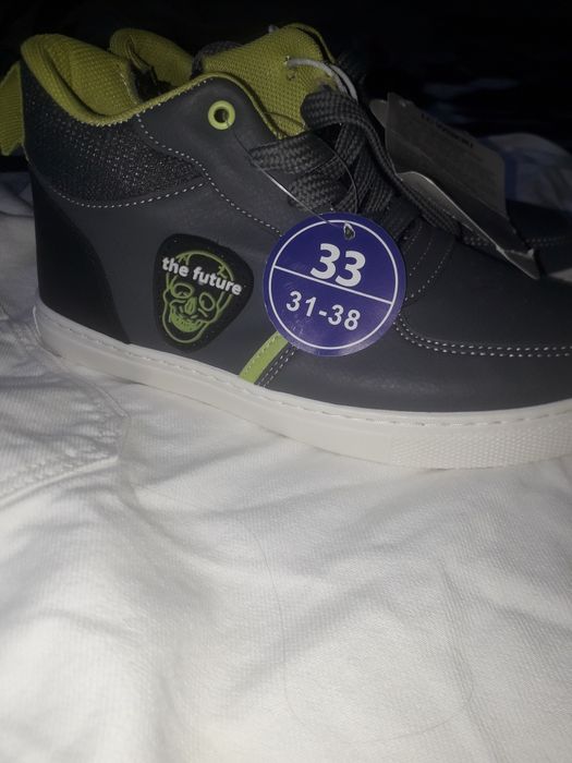 Фирменные ботинки