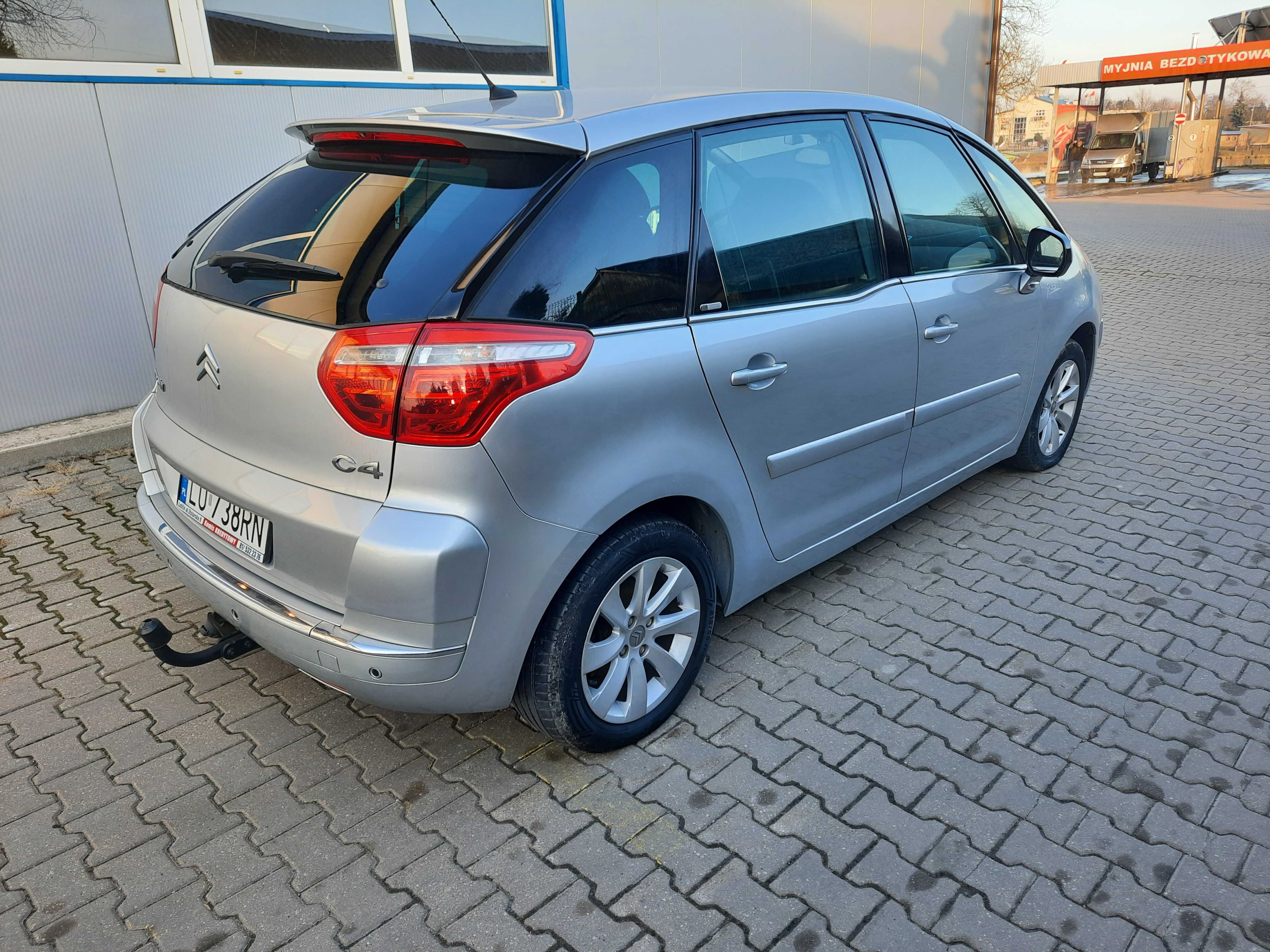 Bogata wersja 1.6 diesel automat ważne opłat