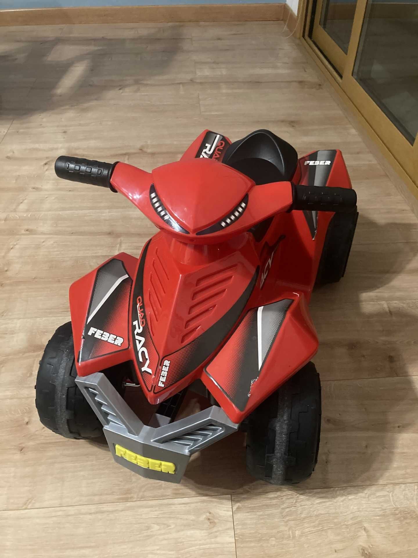 Carro Quad Racy 6V Vermelho Feber