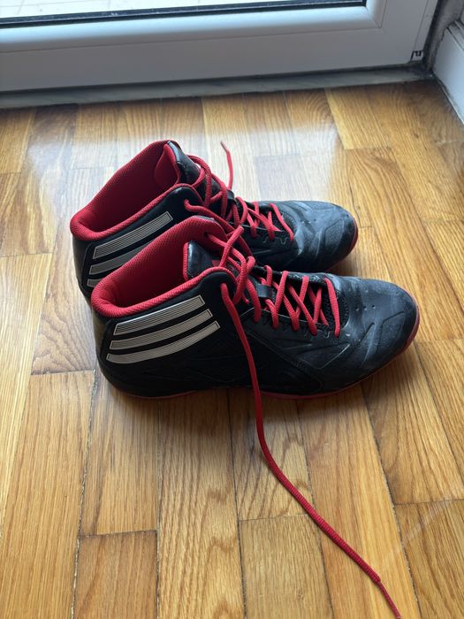 Vendo Sapatilhas Adidas para Basket