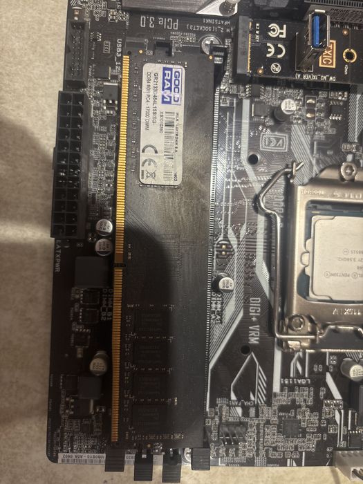 Материнская плата с комплектом