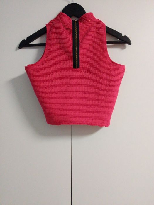 Top damski z zamkiem