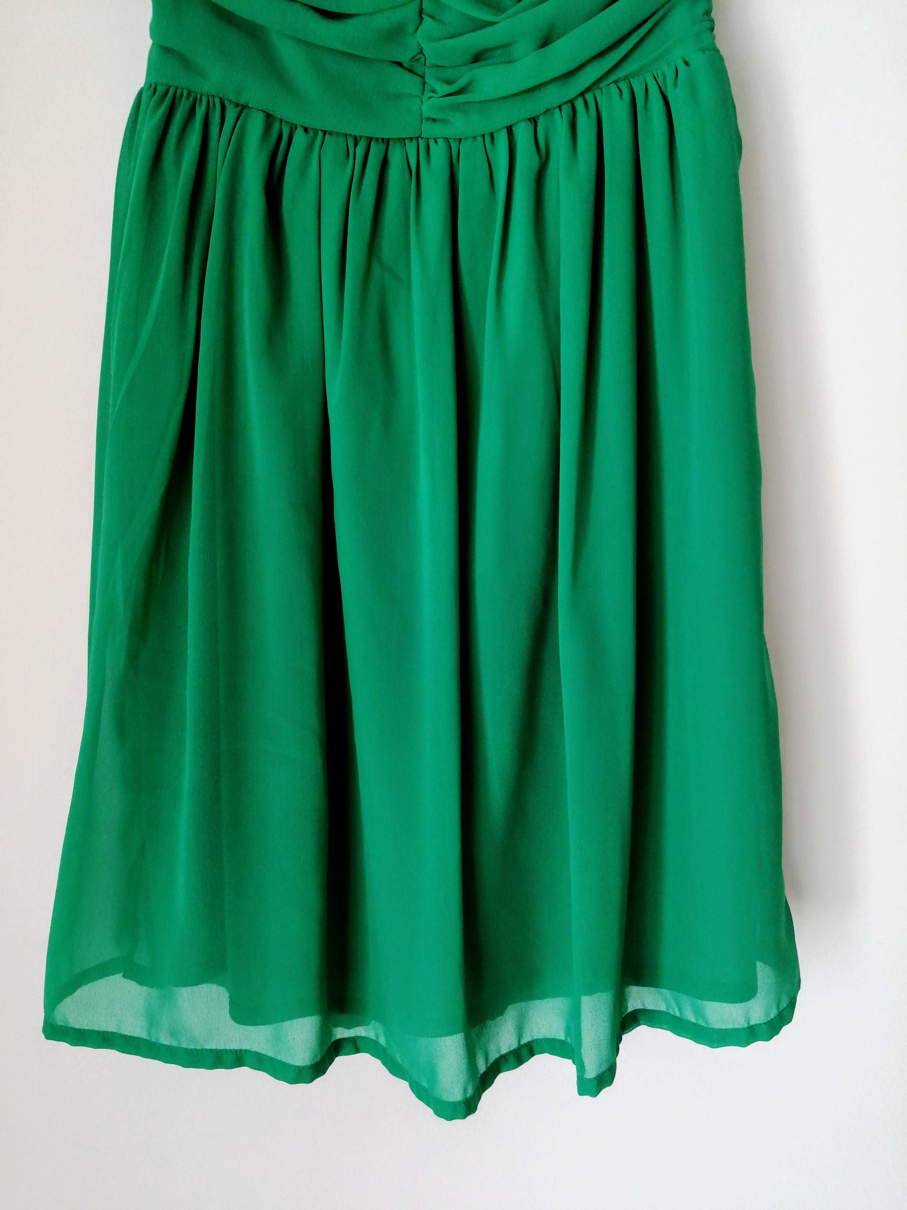 Vestido verde cai cai com atilho ao pescoço