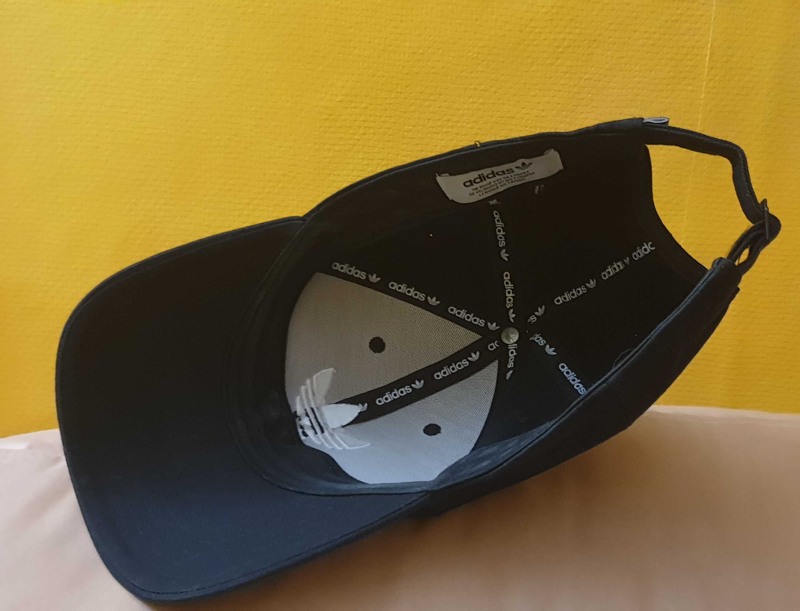 Oryginalna czapka z daszkiem Adidas