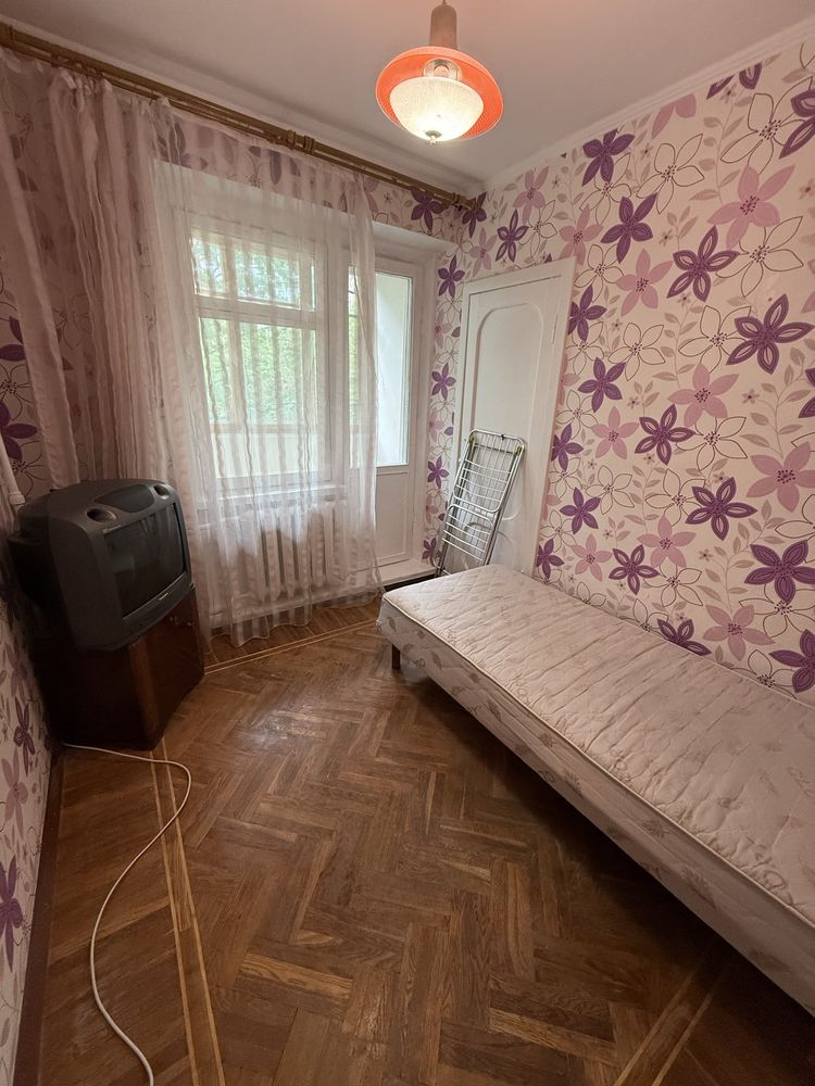 Продам 4 комнатную квартиру , проспект Аэрокосмический