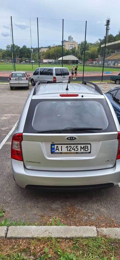 Kia Carens продам авто в дуже хорошему стані.
