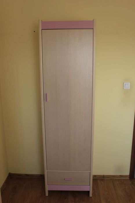 Zestaw mebli do pokoju młodzieżowego