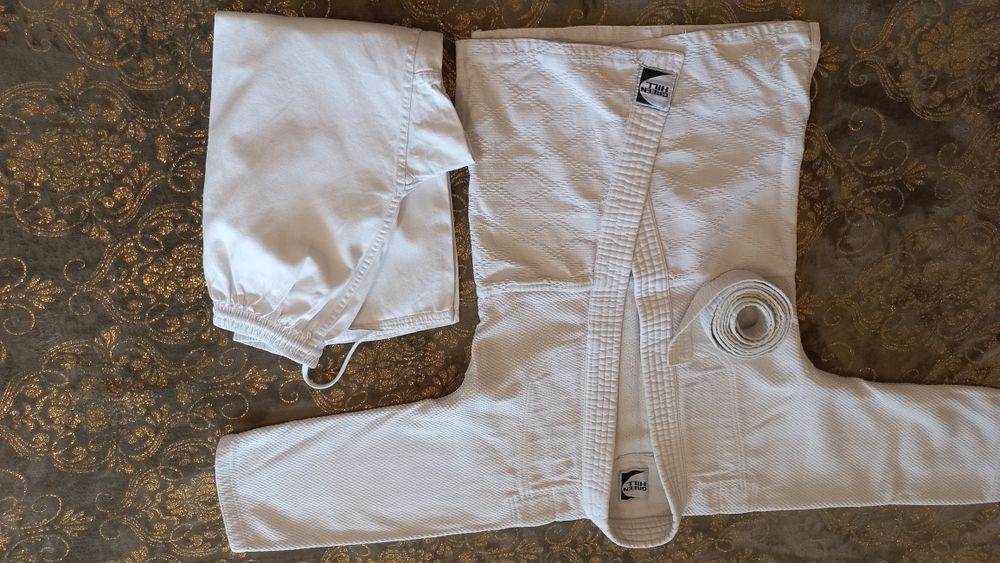 Продам кімоно дитяче для дзюдо 110-115 зріст для худорлявих