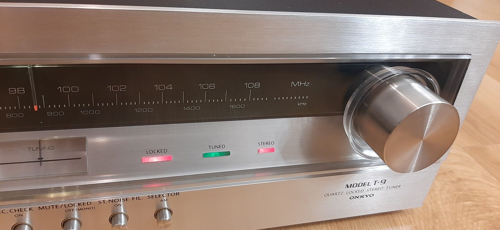 Onkyo Tuner Stereo T-9