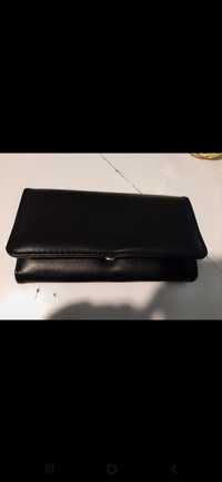 Czarny piekny portfel