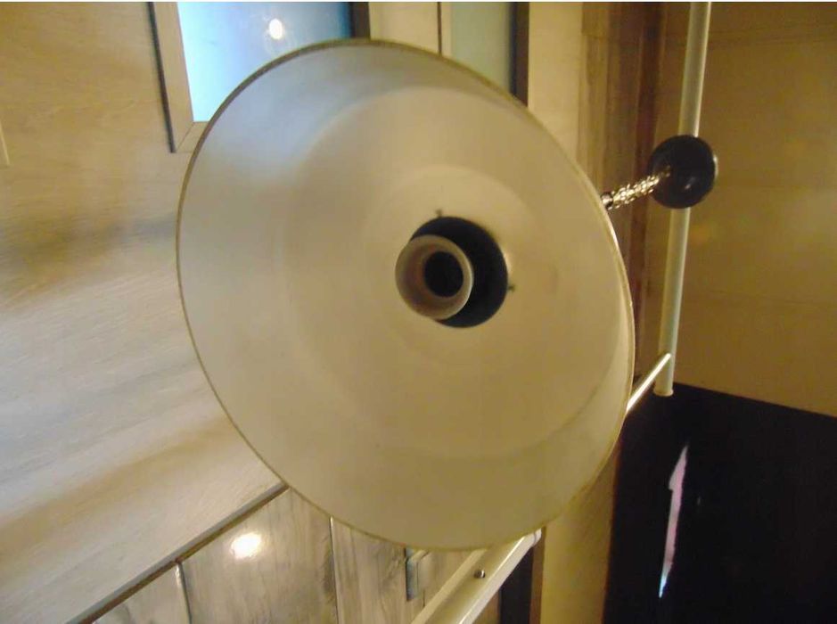 Secesyjna lampa,zwis mosiężny na łuskach wys.73 cm.