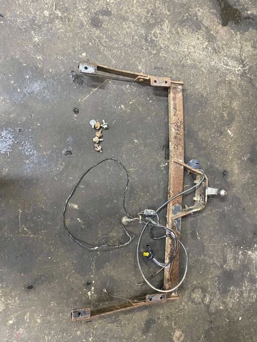 Фаркоп оригінал корзина запаски розборка разборка Рено Трафік Опель