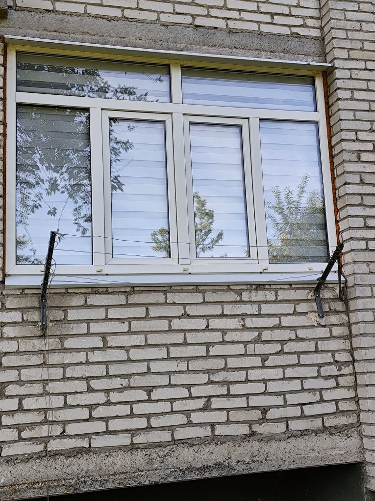 Продам віконну раму .