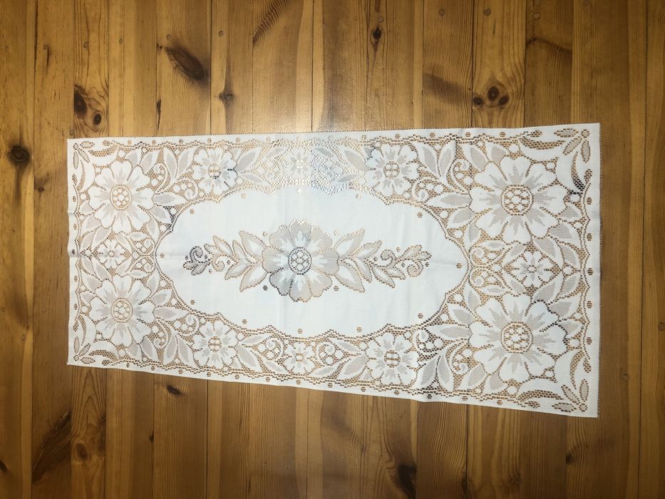 Dwa obrusy/ bieżniki