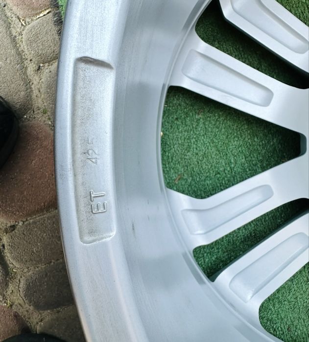 Диски 5/108 R19 Ford 8J ET42.5 dia-63.4 Dezent Germany