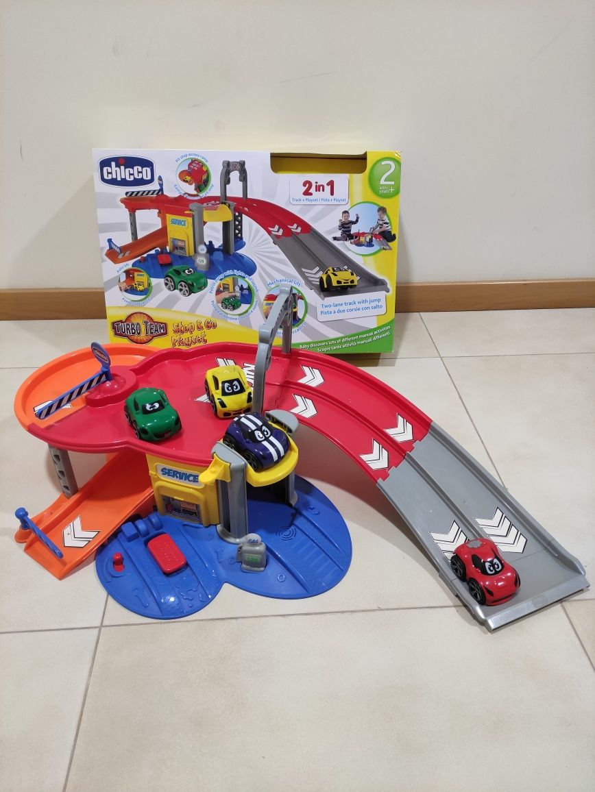 Pista Chicco com 4 carros