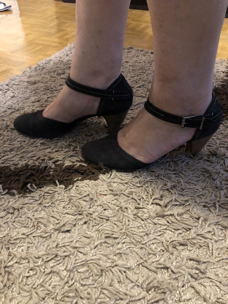 Buty na obcasie z zamszu / irchy rozm. 39