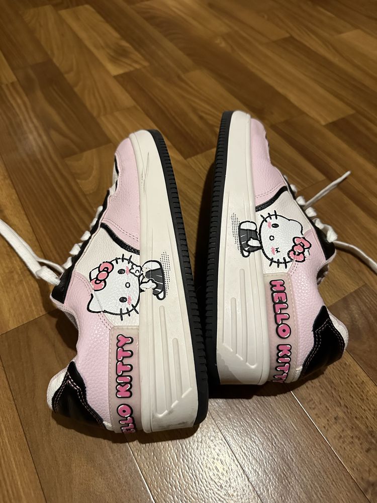 Кроссовки bershka hello kitty