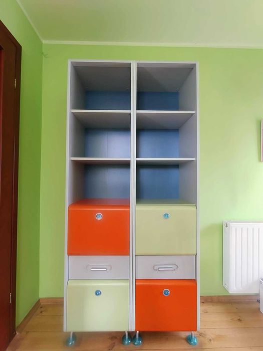 Black Red White komplet mebli Capslock – regały, komody, stolik