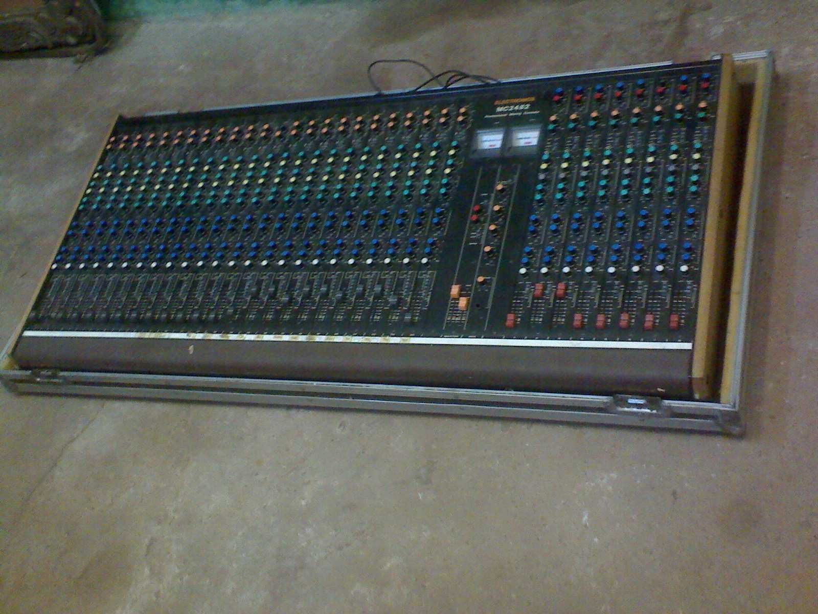 Большой микшер Electronics MC2482 с кейсом Обмен