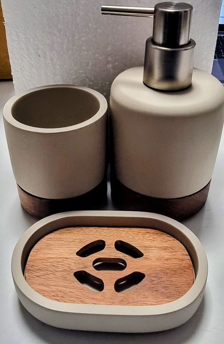 Zestaw łazienkowy na mydło I przybory