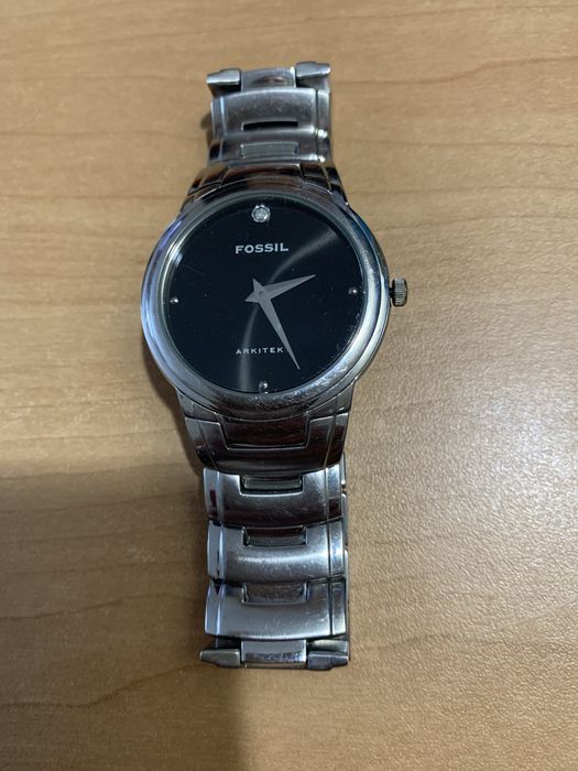 Часы разные. Механические и кварцевие.