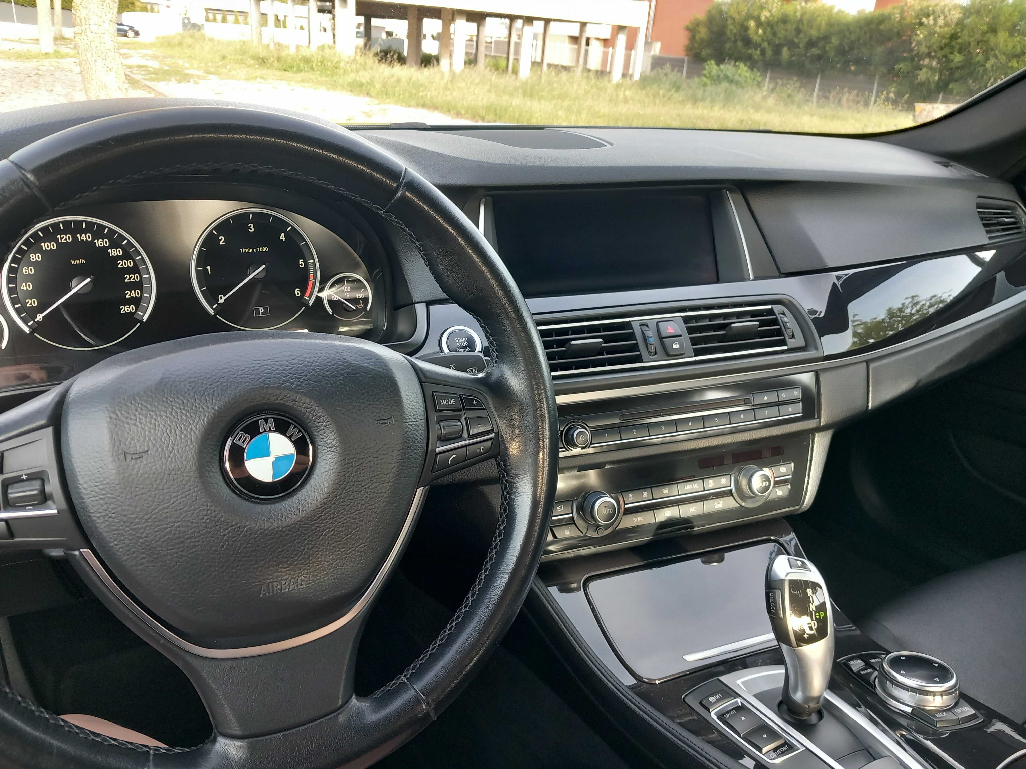 BMW 520 Diesel  Luxury Line Automática 08/2014