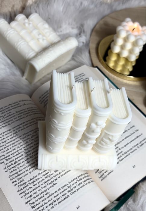 Świeca sojowa KSIĄŻKARA duza 550 g na prezent książka