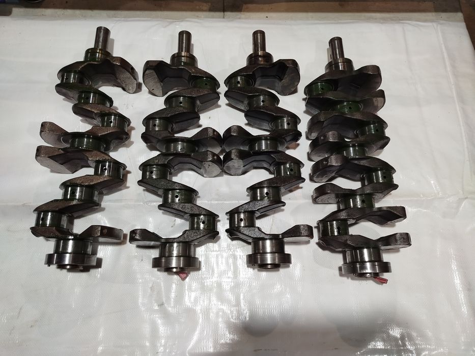 Ніссан nissan Колінвал колено коленвал кривошип горбуль горбатий yd22