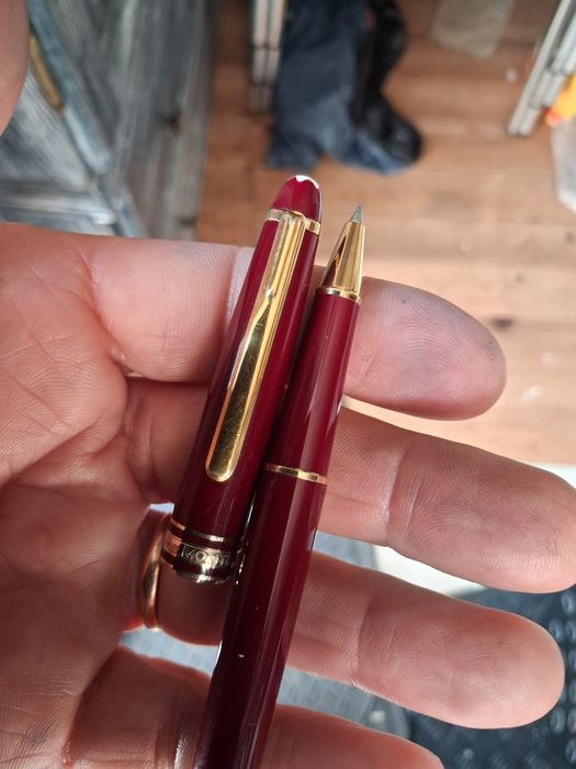 Caneta Rollerball Montblanc Classic burgundy e ouro