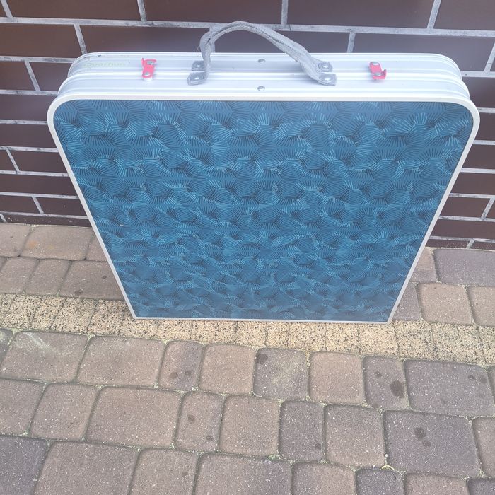 Stół kempingowy składany + 4 taborety Quechua dla 4-6 osób