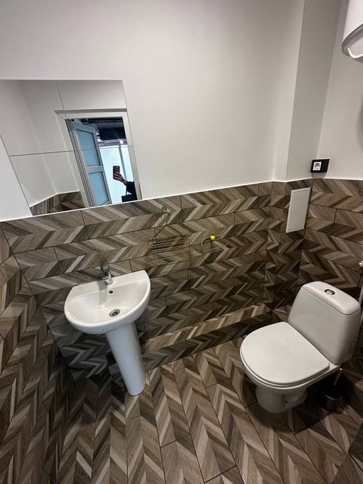 Оренда фасадного приміщення 85 м2 в центрі міста 2 поверх