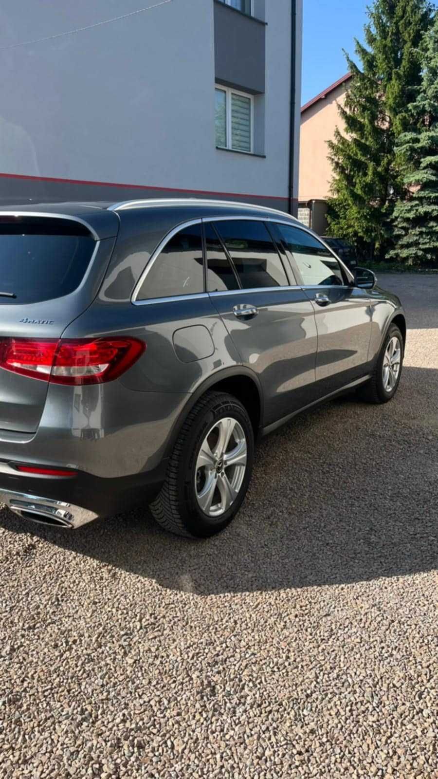 Piękny Mercedes GLC