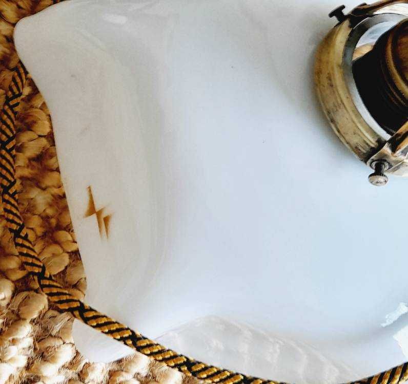Wisząca lampa art deco nad stół